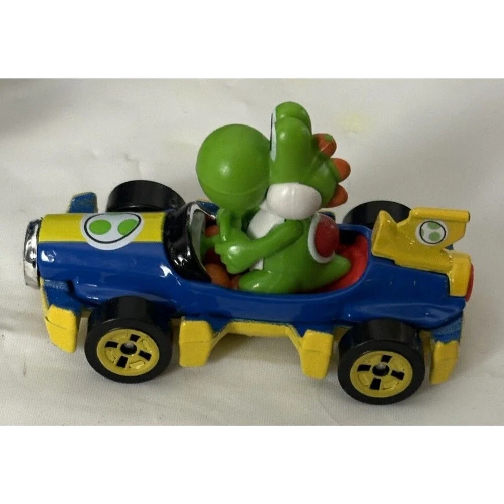 Hot Wheels Mario Kart Yoshi